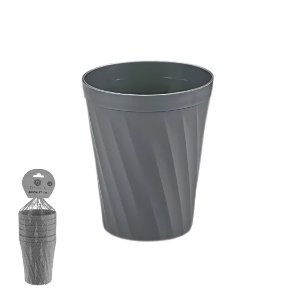 Gobelets en plastique