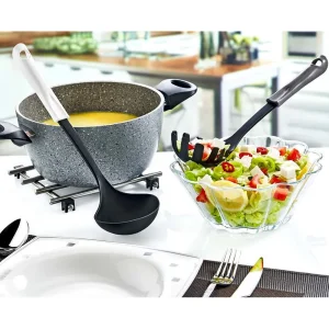 cuillere a spaghetti en nylon 32cm en contexte ep 102